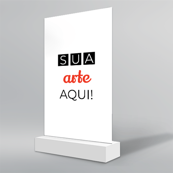 Imagem de um totem fabricado em MDF, com comunicação 100% personalizável e base reta. Material produzido e vendido pela Imprima.vc