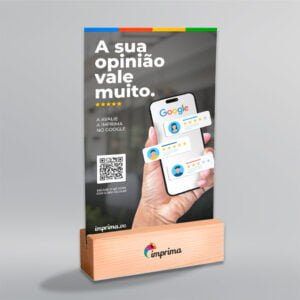 Display de Mesa com Testeira em PS e Base em Madeira - 10x15cm