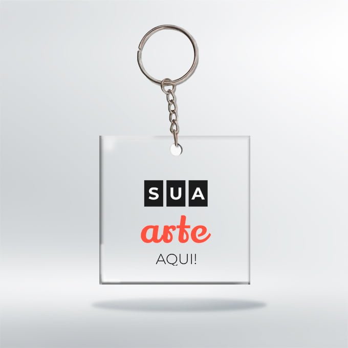 Imagem de um chaveiro personalizado quadrado, fabricado em acrílico cristal (transparente), com gravação a laser